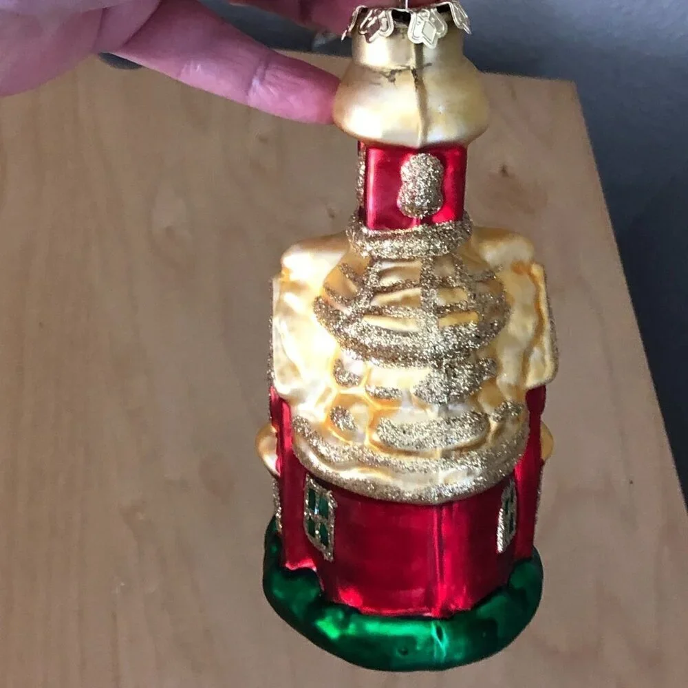 Vintage ornament glitter